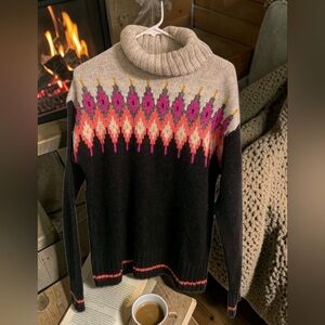 The Limited Women’s Turtleneck Sweater, Size Medium
